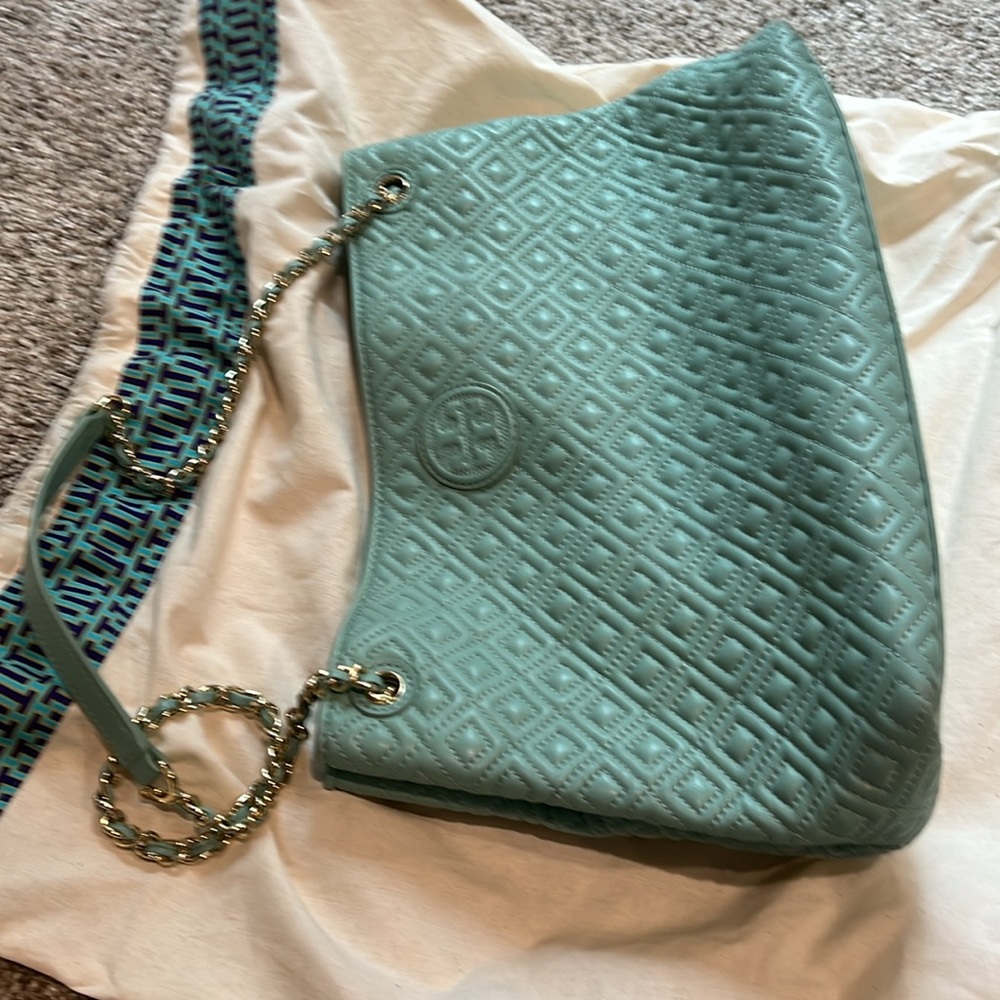 Tory Burch Quilted Handbag - Picture 7 of 9